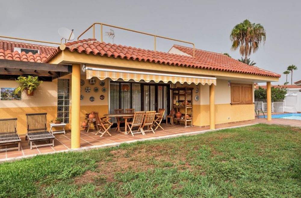 1570DCD9-14D9-4D49-9E19-A2251876D6D0