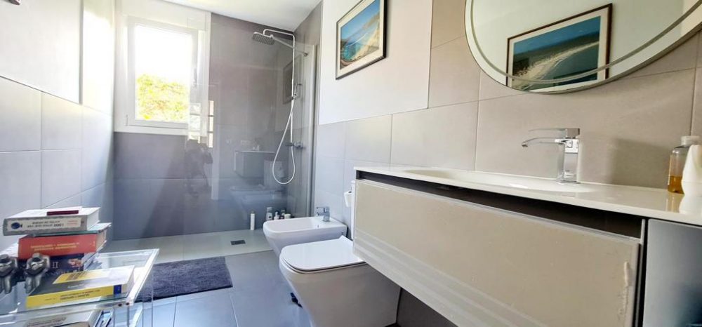 42483B41-4769-4732-BE74-7204812BBDAA