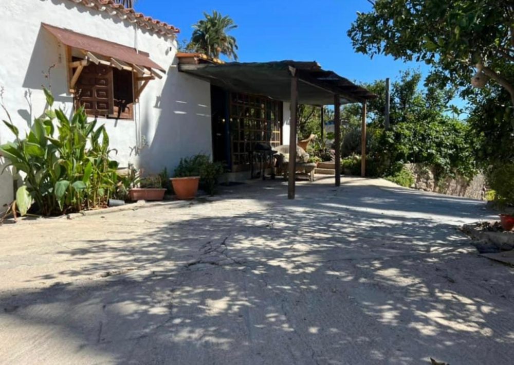 4EF7AC10-B4B6-4D9E-9006-9E8E8DA2D780