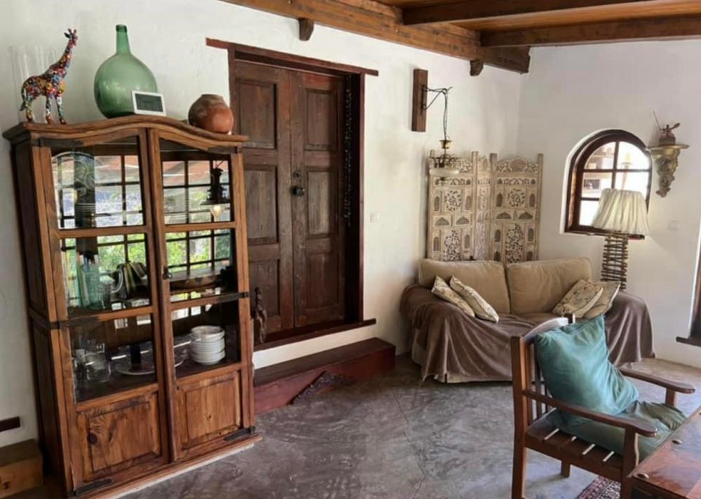 B1E0C404-761B-4586-B711-05C2D3A457A5