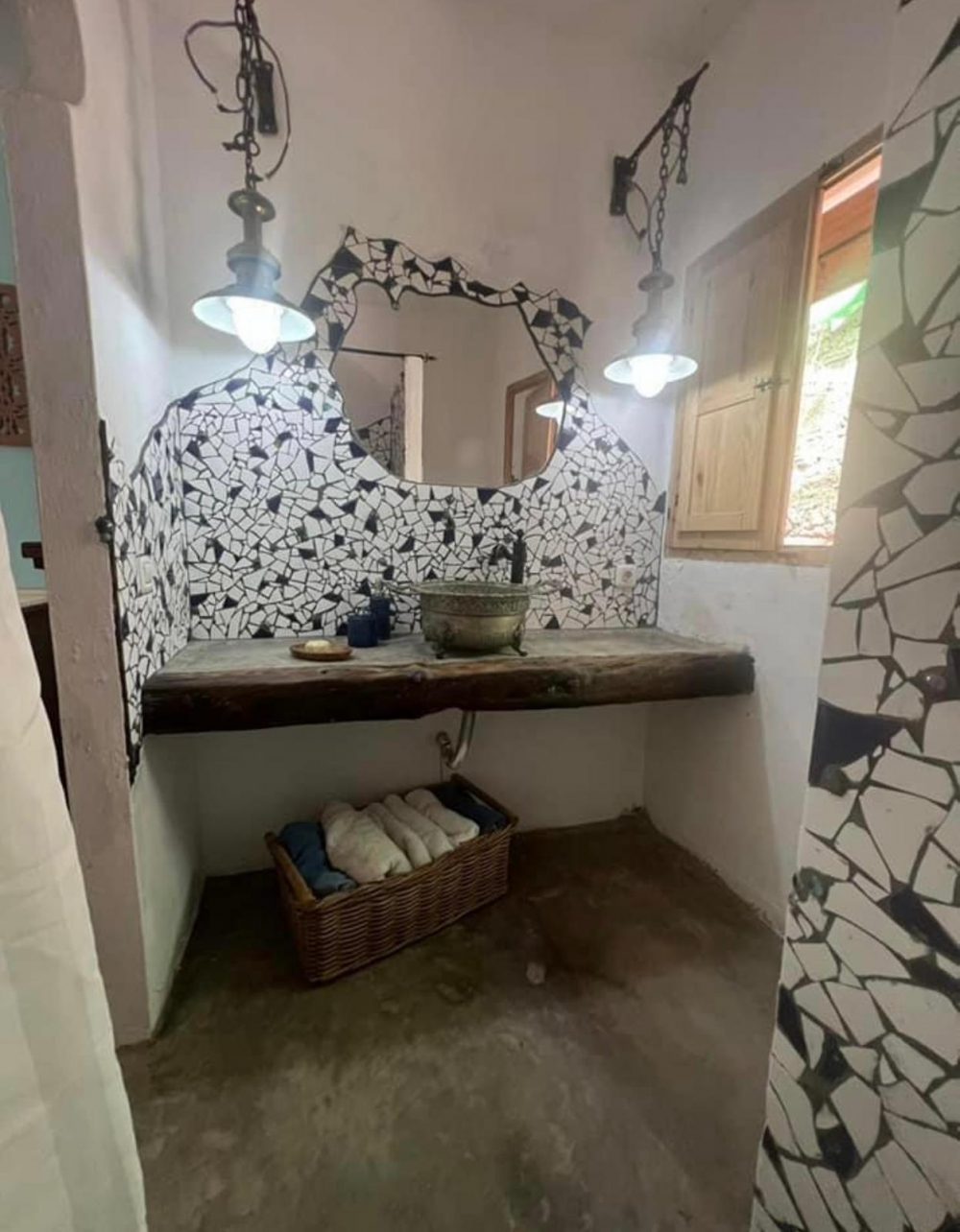 BD2DBCCD-A137-4DD9-B3BE-24FBA69FFF60