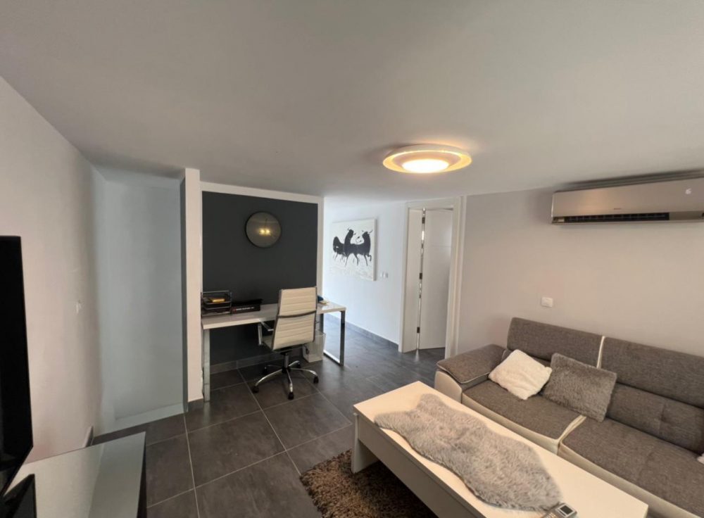 E6811BE1-12EF-4005-9ACA-6CD81AF4D182