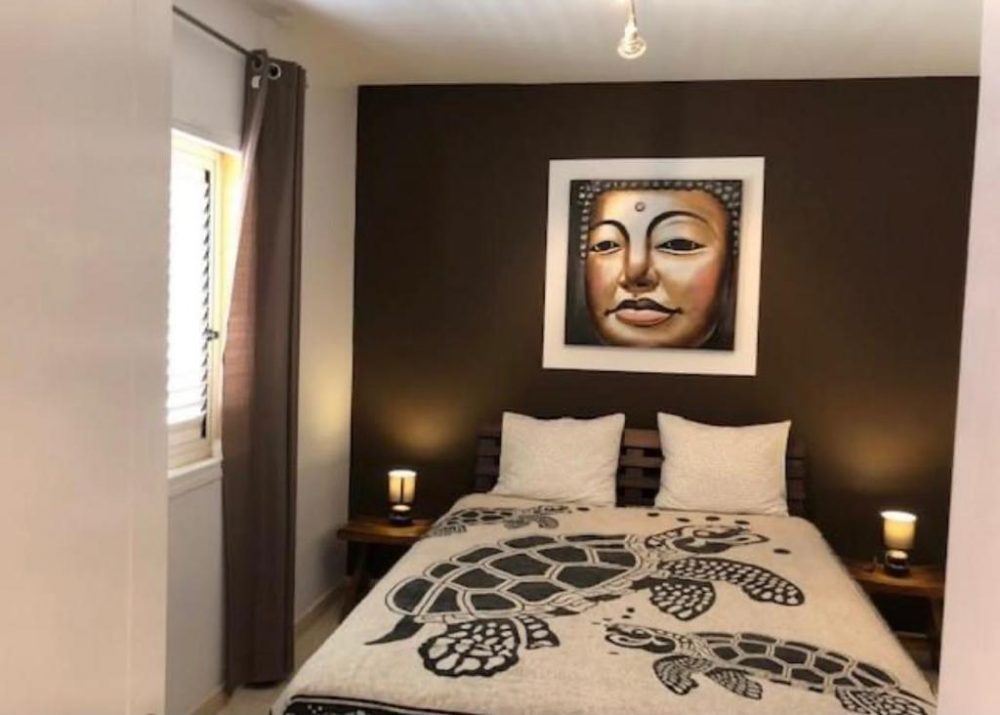 EAB47F91-CF34-499E-8104-43FAB628BEC3-1